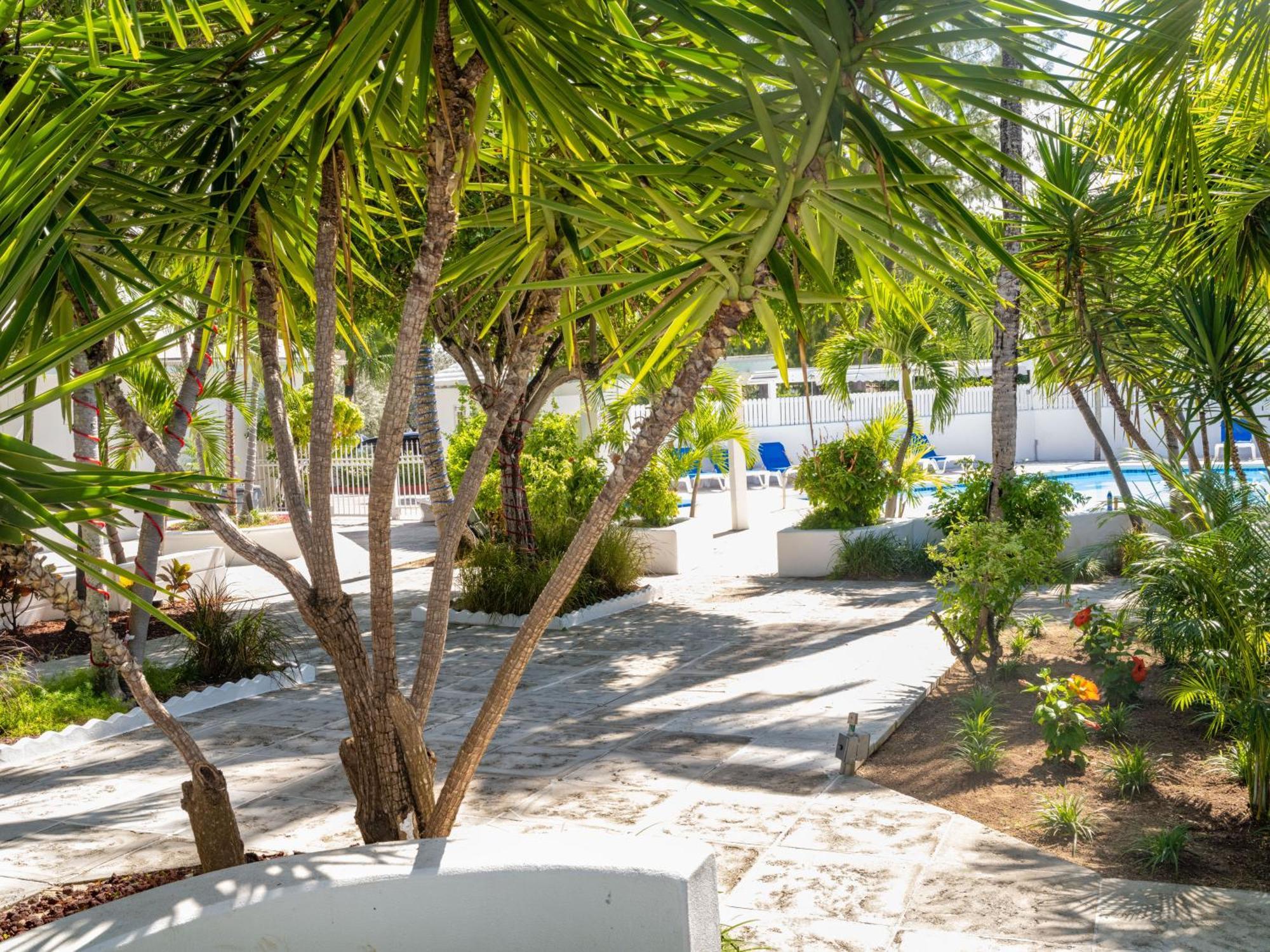 Sun View Villas At Paradise Island Beach Club Creek Village Exterior photo
