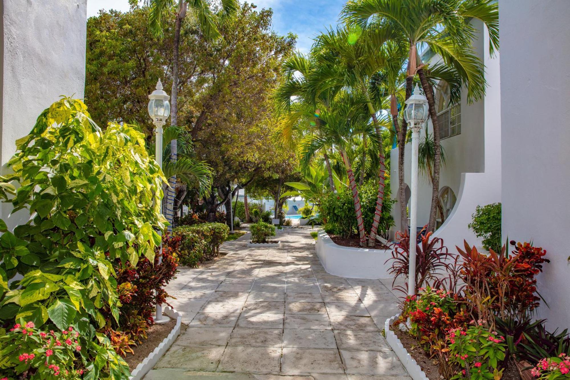 Sun View Villas At Paradise Island Beach Club Creek Village Exterior photo